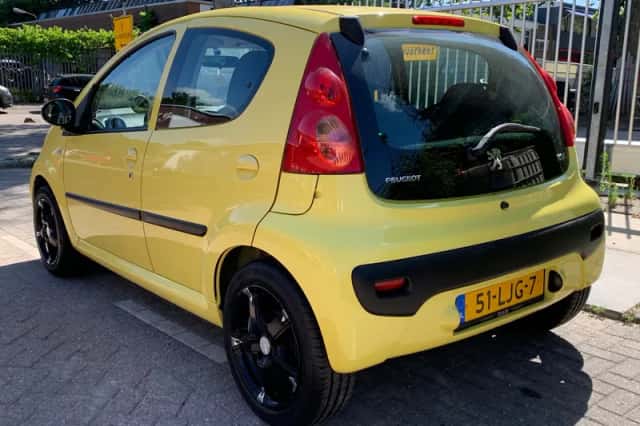 Peugeot 107 (2010) thumbnail 2