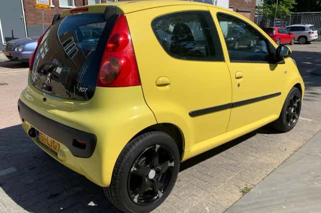 Peugeot 107 (2010) thumbnail 3