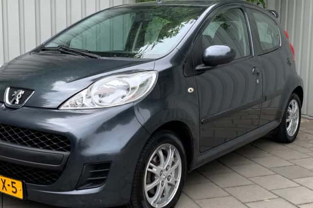 Peugeot 107 (2011) thumbnail 2