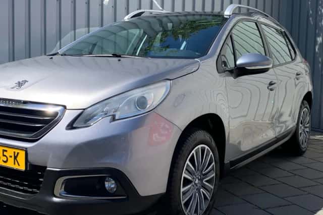 Peugeot 2008 (2016) thumbnail 2