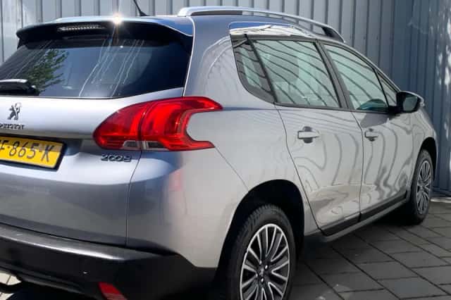 Peugeot 2008 (2016) thumbnail 6