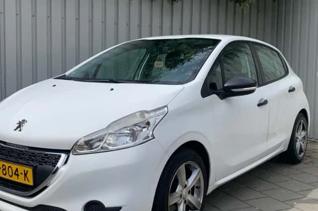 Peugeot 208 (2014) thumbnail 2