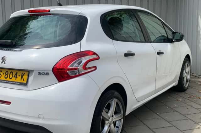 Peugeot 208 (2014) thumbnail 5