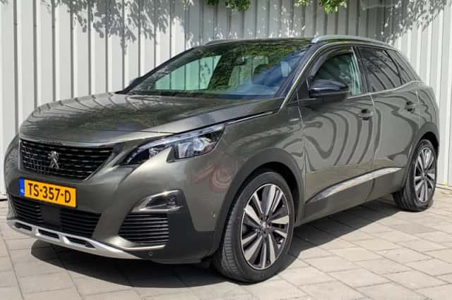 Peugeot 3008 (2018) thumbnail 1