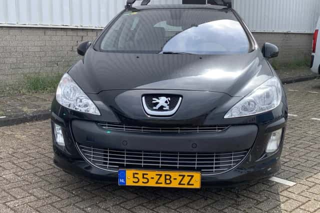 Peugeot 308 (2008) thumbnail 3