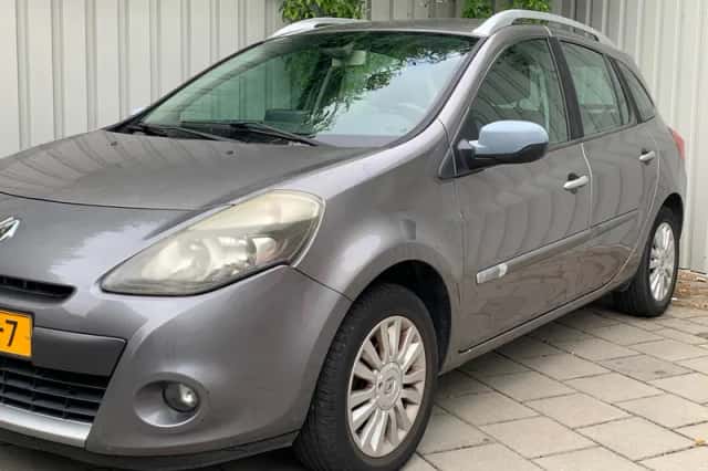 Renault Clio (2011) thumbnail 2