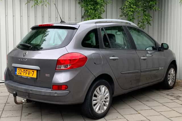 Renault Clio (2011) thumbnail 3