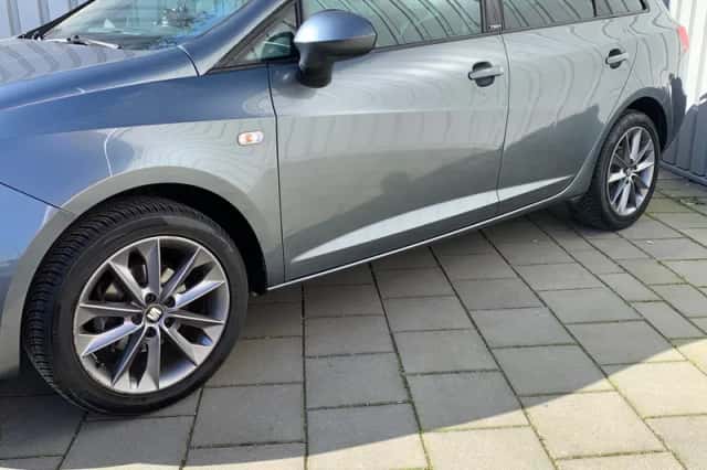 SEAT Ibiza (2015) thumbnail 4