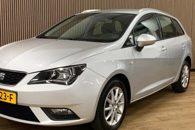 SEAT Ibiza (2016) thumbnail 2