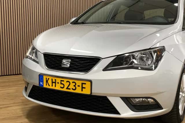 SEAT Ibiza (2016) thumbnail 3