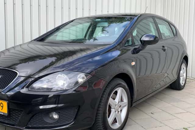SEAT Leon (2010) thumbnail 2