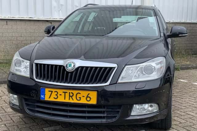 Škoda Octavia (2012) thumbnail 3