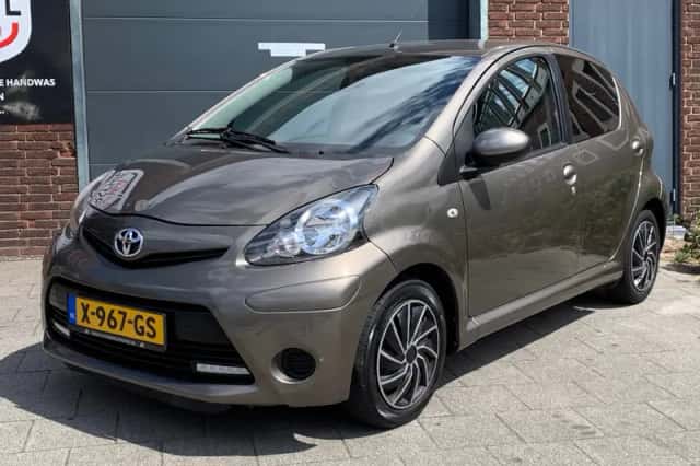 Toyota Aygo (2012) thumbnail 1