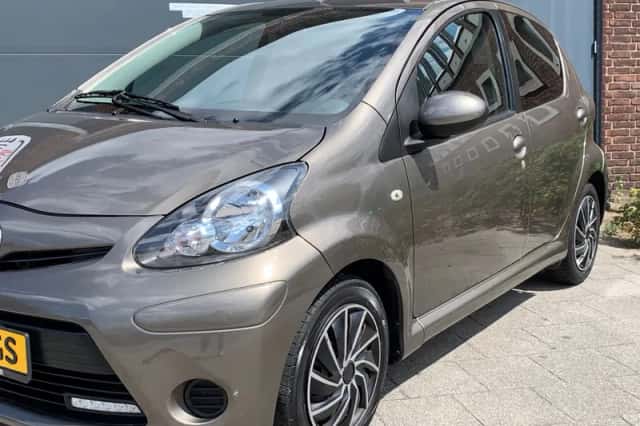 Toyota Aygo (2012) thumbnail 2