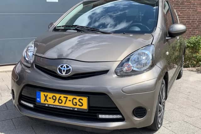 Toyota Aygo (2012) thumbnail 3