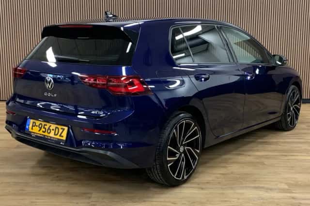 Volkswagen Golf (2020) thumbnail 2