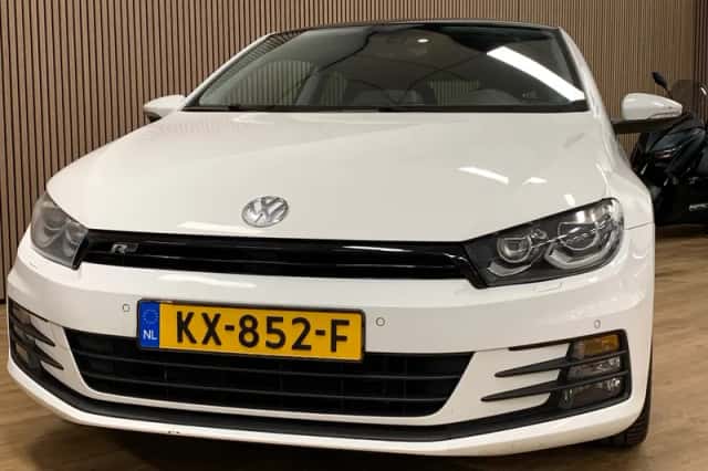 Volkswagen SCIROCCO (2015) thumbnail 3