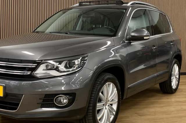 Volkswagen Tiguan (2011) thumbnail 2