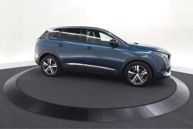 Peugeot 3008 (2023) thumbnail 4