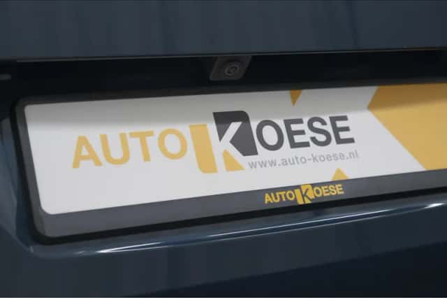 Peugeot 3008 (2023) thumbnail 5
