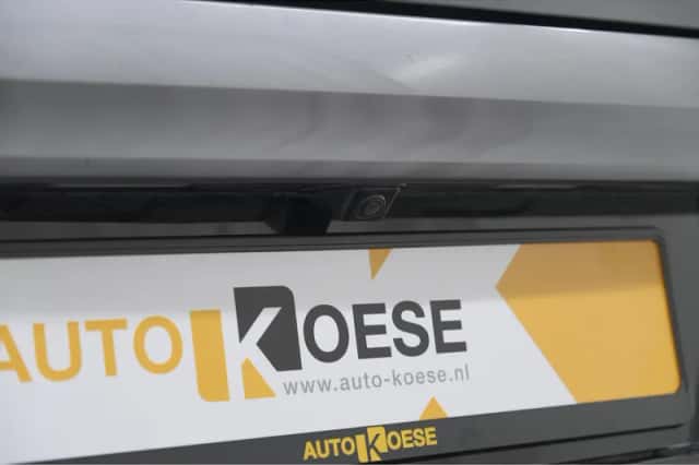 Renault Mégane E-Tech (2023) thumbnail 4
