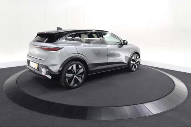 Renault Mégane E-Tech (2023) thumbnail 5