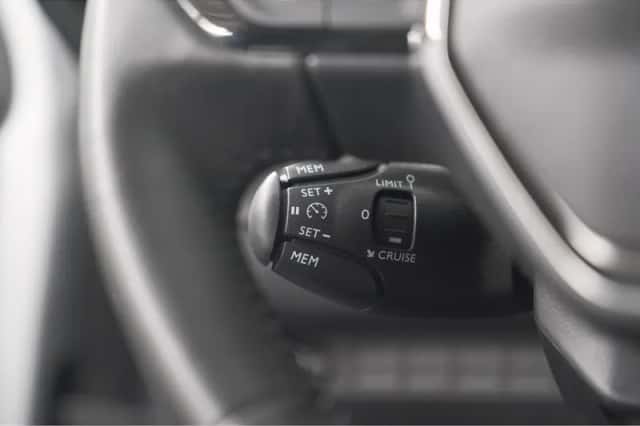 Peugeot 208 (2025) thumbnail 3