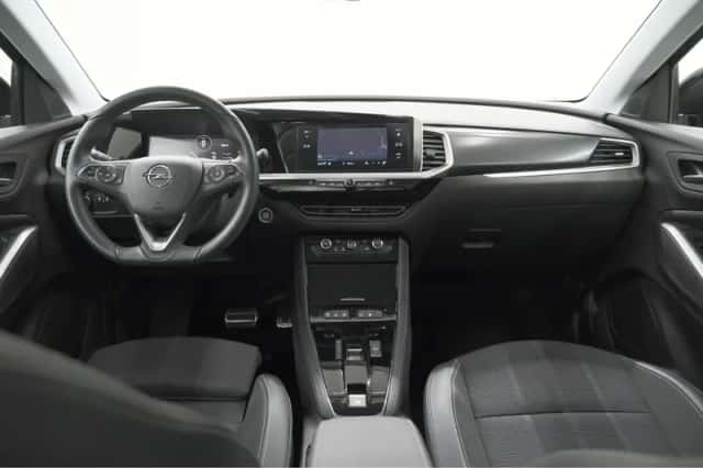 Opel Grandland (2024) thumbnail 2