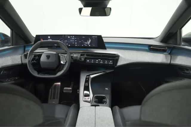Peugeot 5008 (2025) thumbnail 2