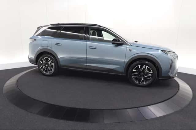 Peugeot 5008 (2025) thumbnail 4