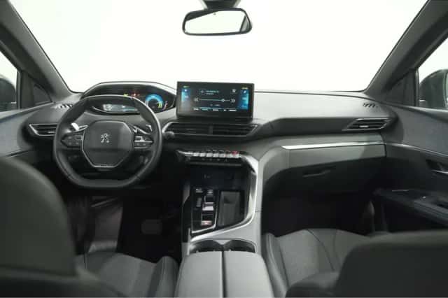 Peugeot 3008 (2023) thumbnail 2