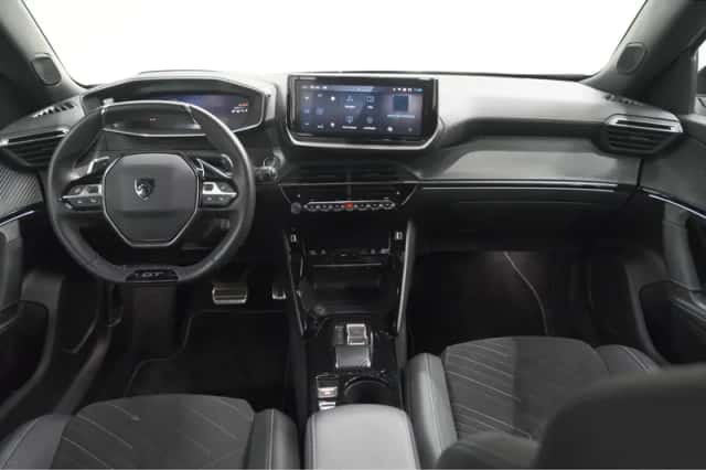 Peugeot 2008 (2024) thumbnail 2