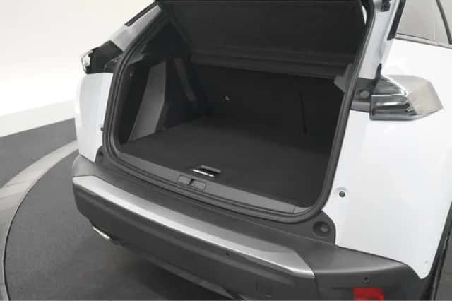 Peugeot 2008 (2024) thumbnail 6