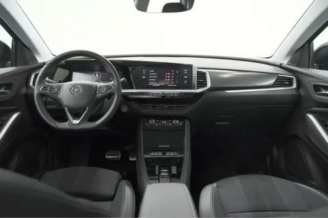 Opel Grandland (2024) thumbnail 2
