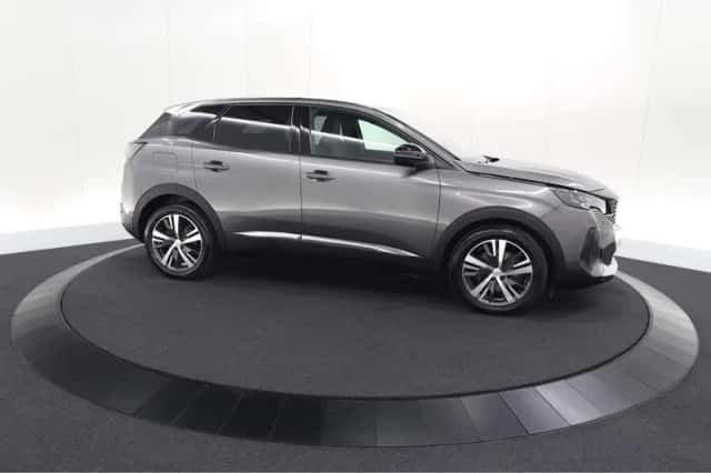 Peugeot 3008 (2023) thumbnail 4