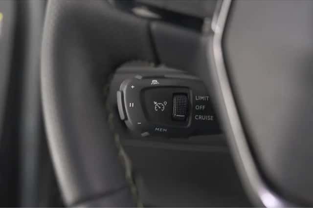 Peugeot 2008 (2025) thumbnail 3