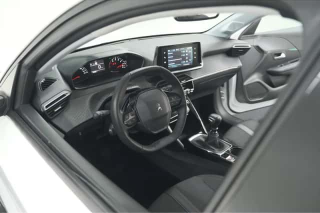 Peugeot 208 (2022) thumbnail 2