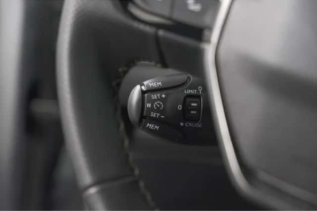 Peugeot 208 (2025) thumbnail 3