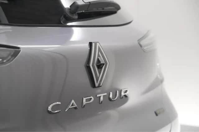 Renault Captur (2025) thumbnail 4