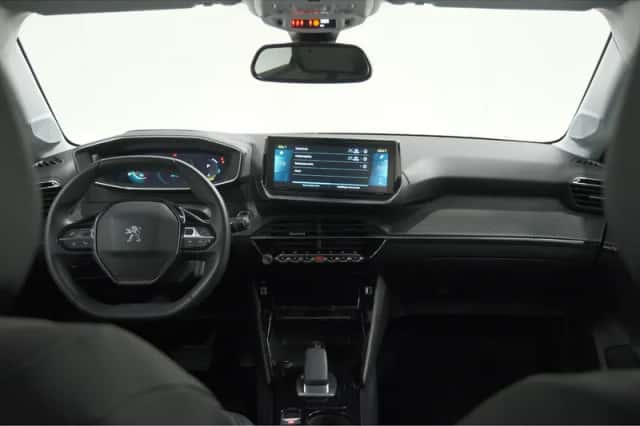 Peugeot e-208 (2022) thumbnail 2