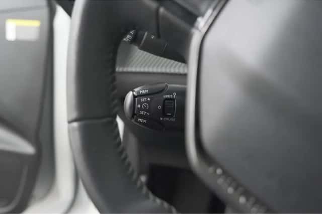 Peugeot 208 (2022) thumbnail 3