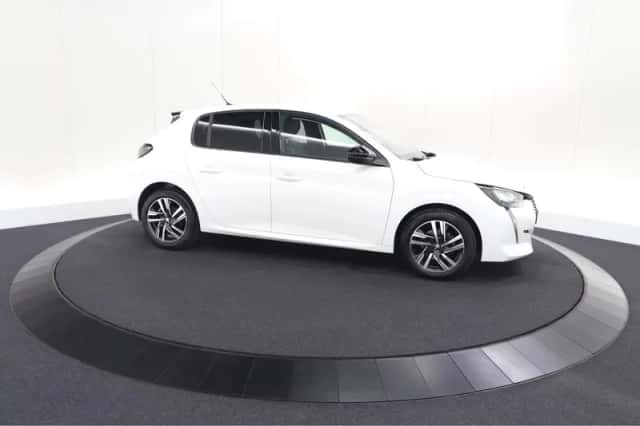 Peugeot 208 (2022) thumbnail 4