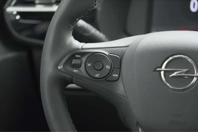 Opel Corsa (2023) thumbnail 3