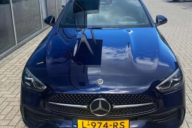 Mercedes-Benz Van (2022) thumbnail 3