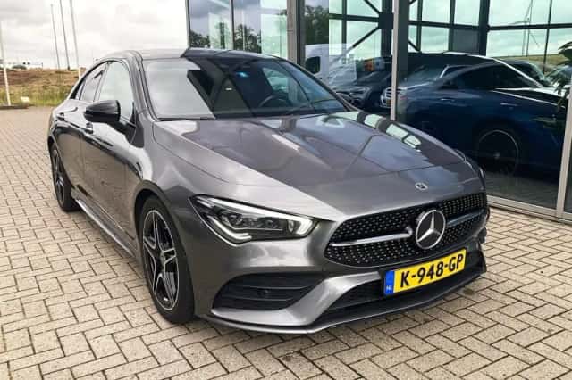 Mercedes-Benz Van (2021) thumbnail 2