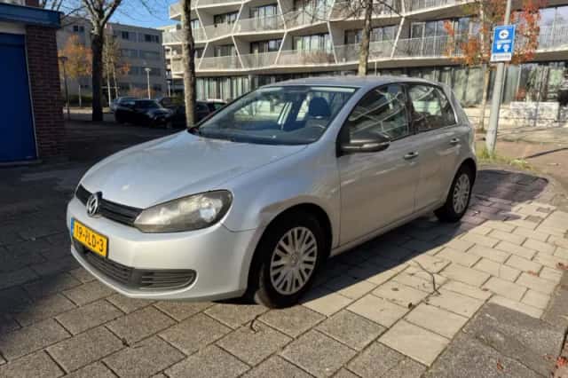 Volkswagen Golf (2011) thumbnail 1