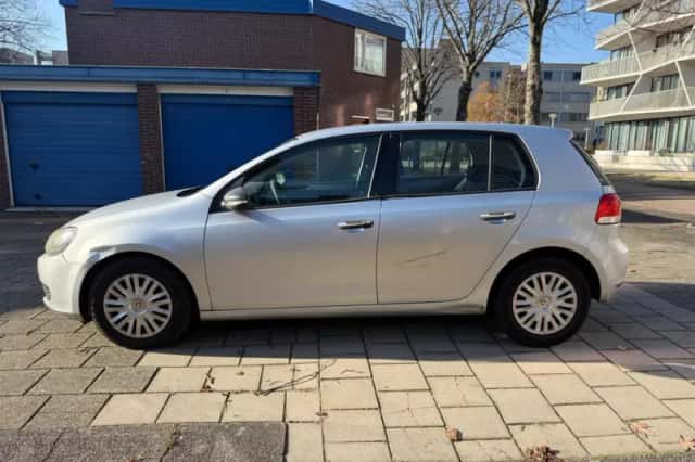 Volkswagen Golf (2011) thumbnail 5