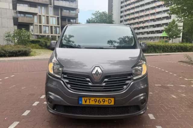 Renault Trafic (2016) thumbnail 4
