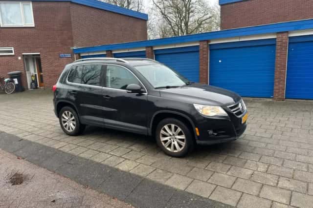 Volkswagen Tiguan (2009) thumbnail 1