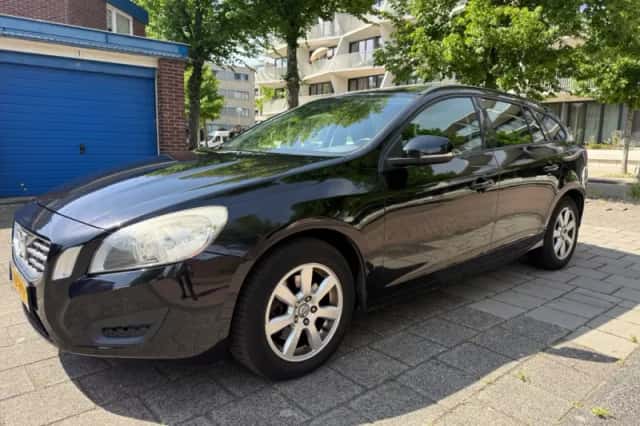 Volvo V60 (2012) thumbnail 1